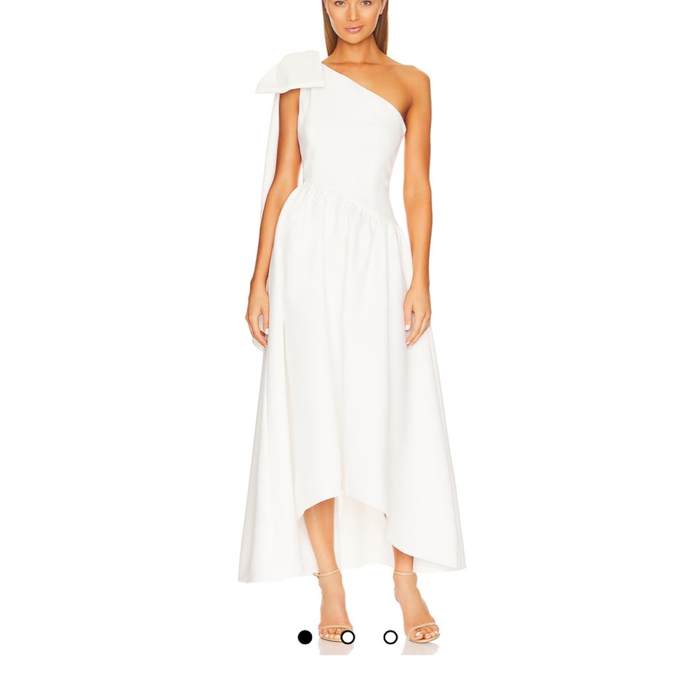 Elliatt White One-Shoulder Dress
